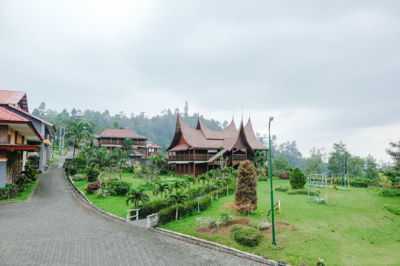 Capital O 892 Grand Pujon View Hotel And Resort Batu  Extérieur photo