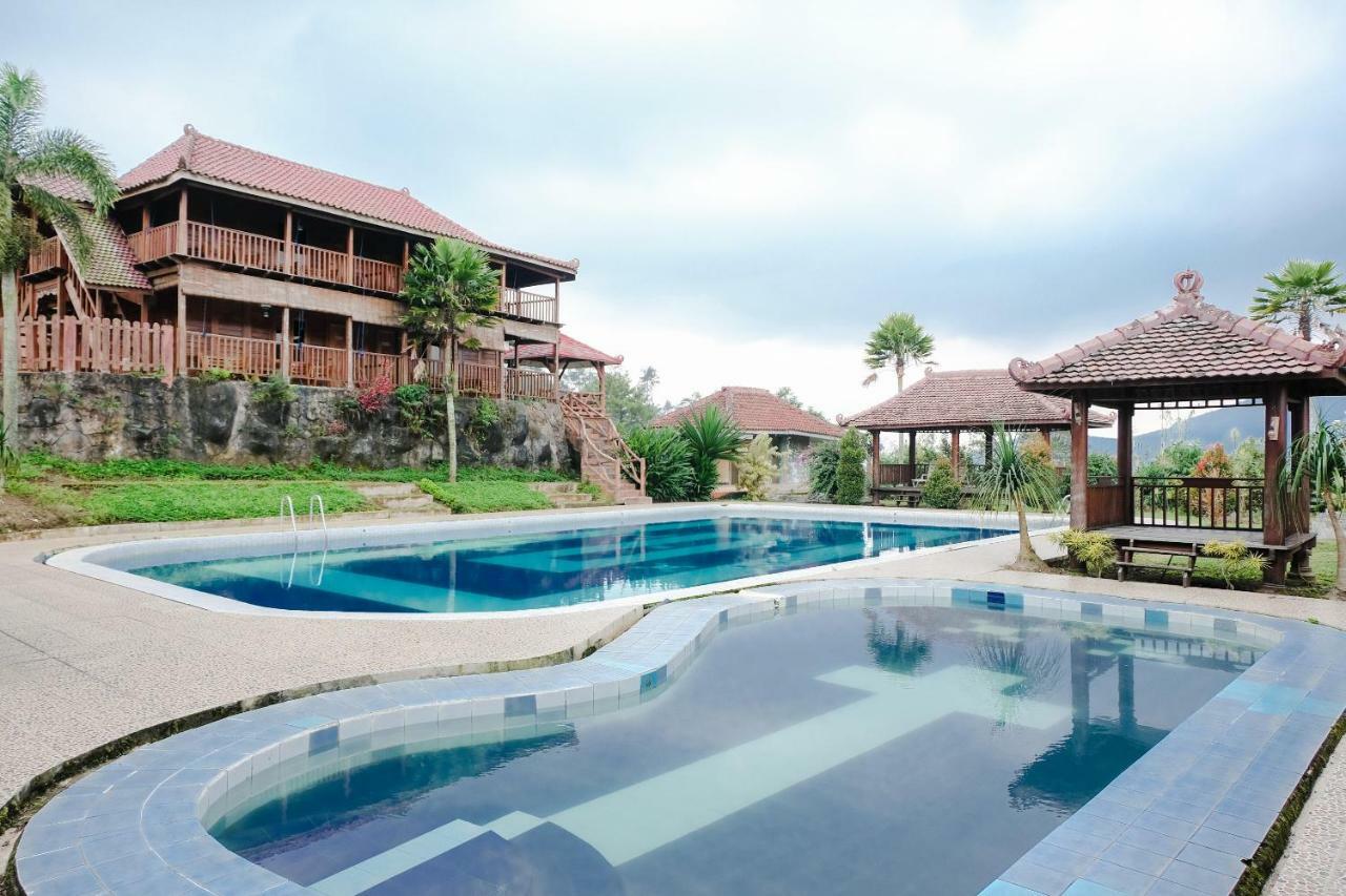 Capital O 892 Grand Pujon View Hotel And Resort Batu  Extérieur photo